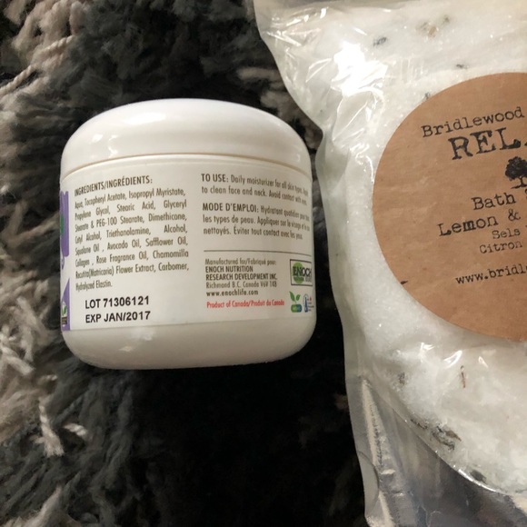 2 for $15 Bundle - Vitamin E cream & Bath Salt - Picture 3 of 4